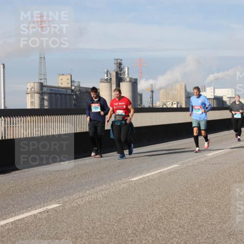 03.10.2025 - Köhlbrandbrückenlauf Lena Gebhardt http://msf.ph/oto/9095580 03.10.2025 10:09:49 Position 2  meine-sportfotos.de