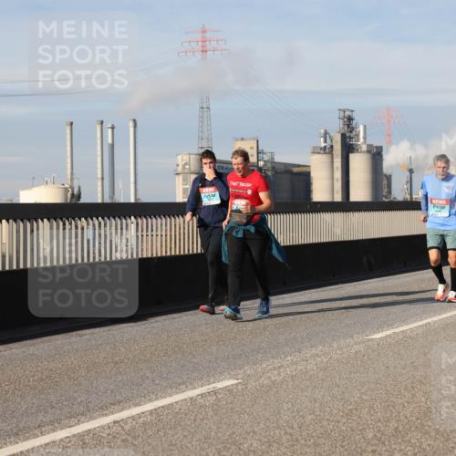 03.10.2025 - Köhlbrandbrückenlauf Lena Gebhardt http://msf.ph/oto/9095590 03.10.2025 10:09:51 Position 2  meine-sportfotos.de