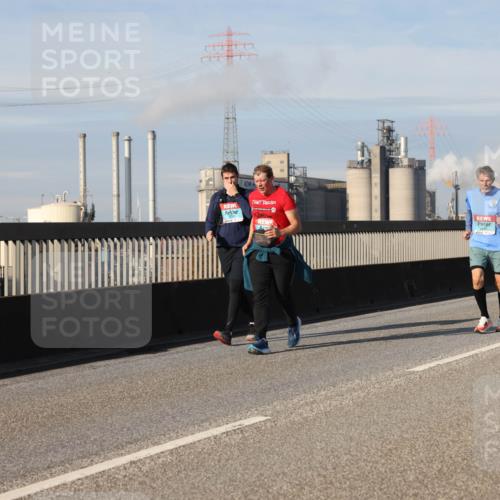 03.10.2025 - Köhlbrandbrückenlauf Lena Gebhardt http://msf.ph/oto/9095611 03.10.2025 10:09:51 Position 2  meine-sportfotos.de