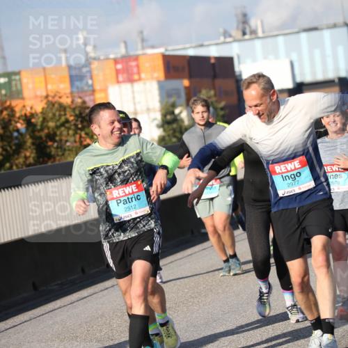 03.10.2025 - Köhlbrandbrückenlauf Jannik Wohlers http://msf.ph/oto/9095613 03.10.2025 10:04:22 Position 3 2512, 2977, 2978 meine-sportfotos.de