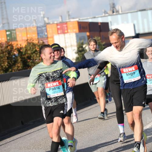 03.10.2025 - Köhlbrandbrückenlauf Jannik Wohlers http://msf.ph/oto/9095619 03.10.2025 10:04:22 Position 3 2512, 2977, 2978 meine-sportfotos.de