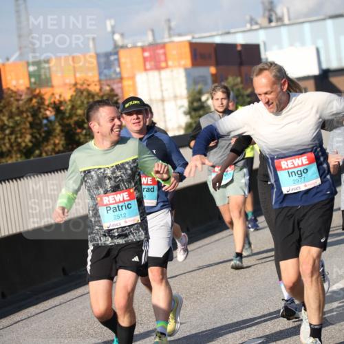03.10.2025 - Köhlbrandbrückenlauf Jannik Wohlers http://msf.ph/oto/9095624 03.10.2025 10:04:22 Position 3 2512, 2977, 2978 meine-sportfotos.de