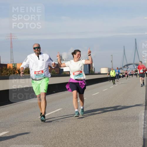 03.10.2025 - Köhlbrandbrückenlauf Jannik Wohlers http://msf.ph/oto/9095633 03.10.2025 10:13:54 Position 3 3439, 3453 meine-sportfotos.de