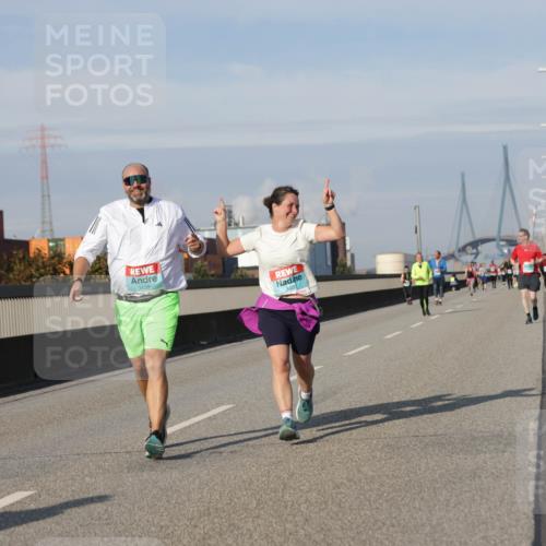 03.10.2025 - Köhlbrandbrückenlauf Jannik Wohlers http://msf.ph/oto/9095636 03.10.2025 10:13:54 Position 3 3439, 3453 meine-sportfotos.de