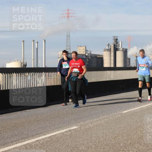 03.10.2025 - Köhlbrandbrückenlauf Lena Gebhardt http://msf.ph/oto/9095645 03.10.2025 10:09:51 Position 2  meine-sportfotos.de
