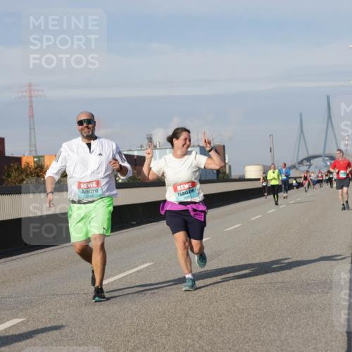 03.10.2025 - Köhlbrandbrückenlauf Jannik Wohlers http://msf.ph/oto/9095649 03.10.2025 10:13:54 Position 3 3439, 3453 meine-sportfotos.de