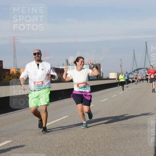 03.10.2025 - Köhlbrandbrückenlauf Jannik Wohlers http://msf.ph/oto/9095653 03.10.2025 10:13:54 Position 3 3439, 3453 meine-sportfotos.de