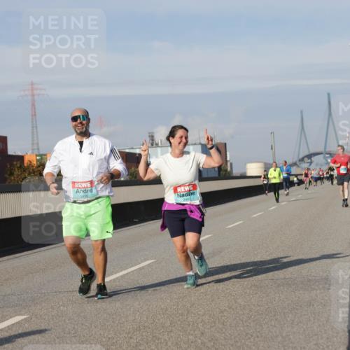 03.10.2025 - Köhlbrandbrückenlauf Jannik Wohlers http://msf.ph/oto/9095658 03.10.2025 10:13:54 Position 3 3453 meine-sportfotos.de