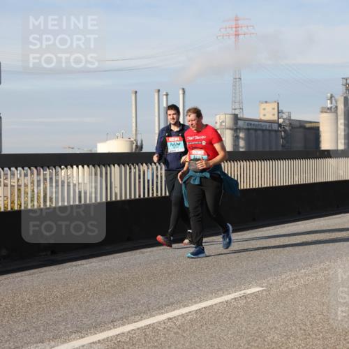 03.10.2025 - Köhlbrandbrückenlauf Lena Gebhardt http://msf.ph/oto/9095659 03.10.2025 10:09:51 Position 2  meine-sportfotos.de