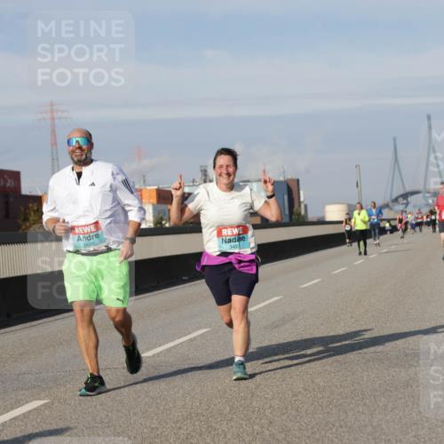 03.10.2025 - Köhlbrandbrückenlauf Jannik Wohlers http://msf.ph/oto/9095686 03.10.2025 10:13:55 Position 3 3439, 3453 meine-sportfotos.de