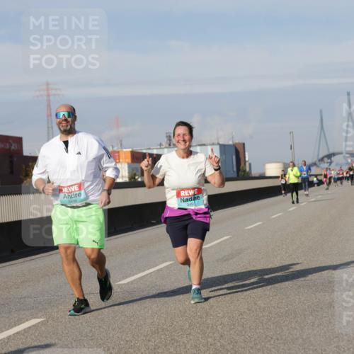 03.10.2025 - Köhlbrandbrückenlauf Jannik Wohlers http://msf.ph/oto/9095692 03.10.2025 10:13:55 Position 3 3439, 3453 meine-sportfotos.de
