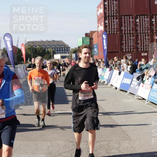 03.10.2025 - Köhlbrandbrückenlauf Jannik Wohlers http://msf.ph/oto/9095703 03.10.2025 13:20:56 Ziel 4709, 4915, 4916, 5006, 5084, 5130, 5156, 5169, 5377, 5480, 5501, 5774, 6296, 6645, 6646, 6648, 6650, 6703, 6780 meine-sportfotos.de