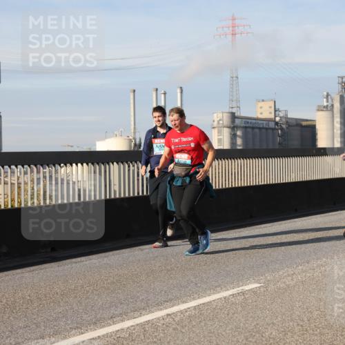 03.10.2025 - Köhlbrandbrückenlauf Lena Gebhardt http://msf.ph/oto/9095704 03.10.2025 10:09:52 Position 2  meine-sportfotos.de