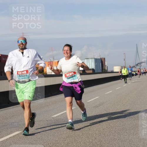 03.10.2025 - Köhlbrandbrückenlauf Jannik Wohlers http://msf.ph/oto/9095712 03.10.2025 10:13:55 Position 3 3439, 3453 meine-sportfotos.de