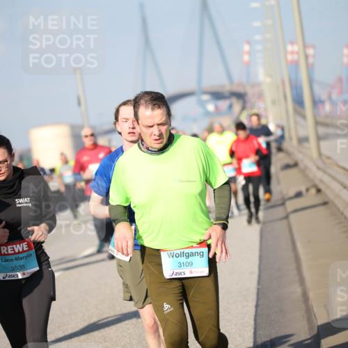 03.10.2025 - Köhlbrandbrückenlauf Jannik Wohlers http://msf.ph/oto/9095713 03.10.2025 10:04:26 Position 3 3538, 3109 meine-sportfotos.de