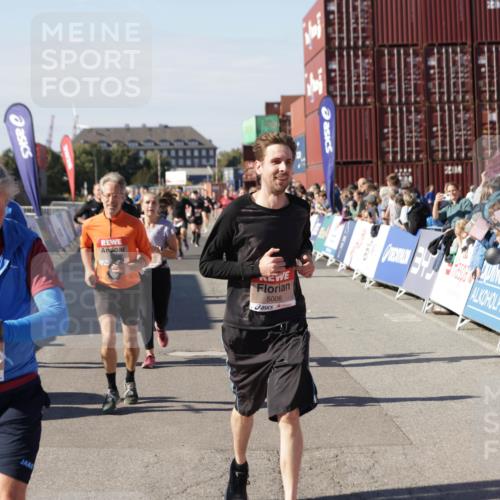 03.10.2025 - Köhlbrandbrückenlauf Jannik Wohlers http://msf.ph/oto/9095715 03.10.2025 13:20:56 Ziel 4709, 4915, 4916, 5006, 5084, 5130, 5156, 5169, 5377, 5480, 5501, 5774, 6296, 6645, 6646, 6648, 6650, 6703, 6780 meine-sportfotos.de