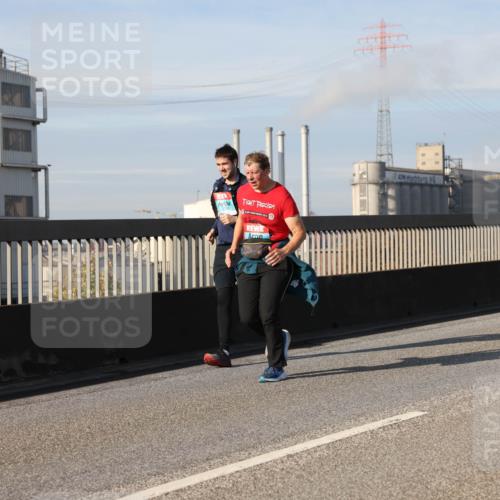 03.10.2025 - Köhlbrandbrückenlauf Lena Gebhardt http://msf.ph/oto/9095716 03.10.2025 10:09:52 Position 2  meine-sportfotos.de