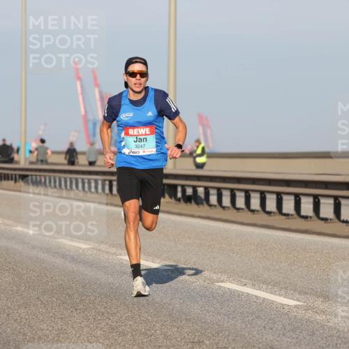 03.10.2025 - Köhlbrandbrückenlauf Lena Gebhardt http://msf.ph/oto/9095736 03.10.2025 09:32:21 Position 2 3247 meine-sportfotos.de