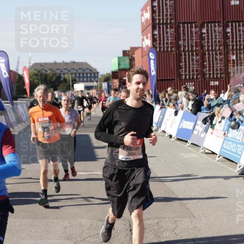 03.10.2025 - Köhlbrandbrückenlauf Jannik Wohlers http://msf.ph/oto/9095737 03.10.2025 13:20:56 Ziel 4709, 4915, 4916, 5006, 5084, 5130, 5156, 5169, 5377, 5480, 5501, 5774, 6296, 6645, 6646, 6648, 6650, 6703, 6780 meine-sportfotos.de