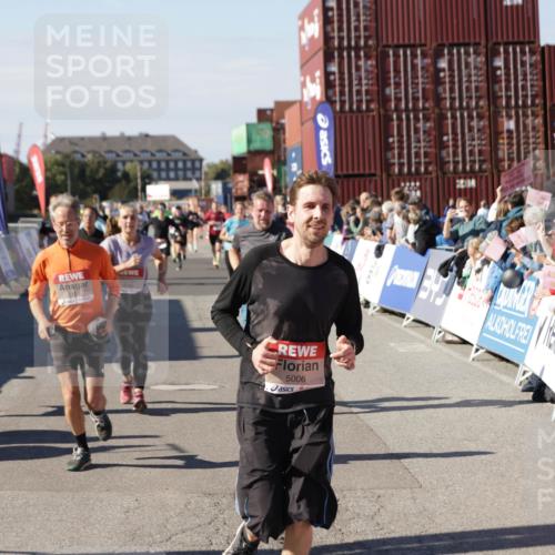 03.10.2025 - Köhlbrandbrückenlauf Jannik Wohlers http://msf.ph/oto/9095751 03.10.2025 13:20:56 Ziel 4709, 4915, 4916, 5006, 5084, 5130, 5156, 5169, 5377, 5480, 5501, 5774, 6296, 6645, 6646, 6648, 6650, 6703, 6780 meine-sportfotos.de