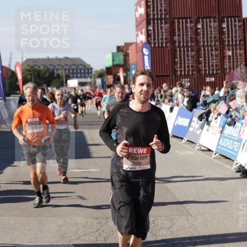 03.10.2025 - Köhlbrandbrückenlauf Jannik Wohlers http://msf.ph/oto/9095759 03.10.2025 13:20:56 Ziel 4709, 4915, 4916, 5006, 5084, 5130, 5156, 5169, 5377, 5480, 5501, 5774, 6296, 6645, 6646, 6648, 6650, 6703, 6780 meine-sportfotos.de