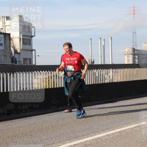 03.10.2025 - Köhlbrandbrückenlauf Lena Gebhardt http://msf.ph/oto/9095763 03.10.2025 10:09:52 Position 2  meine-sportfotos.de