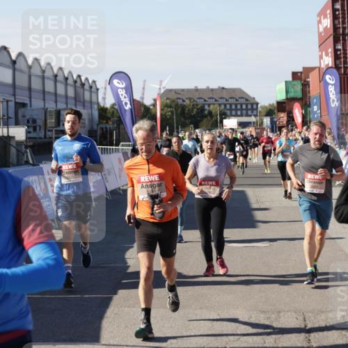03.10.2025 - Köhlbrandbrückenlauf Jannik Wohlers http://msf.ph/oto/9095784 03.10.2025 13:20:56 Ziel 4709, 4915, 4916, 5006, 5084, 5130, 5156, 5169, 5377, 5480, 5501, 5774, 6296, 6645, 6646, 6648, 6650, 6703, 6780 meine-sportfotos.de