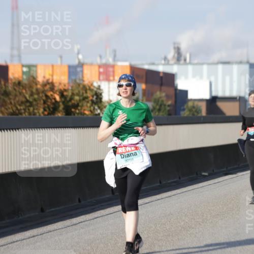 03.10.2025 - Köhlbrandbrückenlauf Jannik Wohlers http://msf.ph/oto/9095792 03.10.2025 10:16:58 Position 3 3258 meine-sportfotos.de