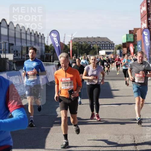 03.10.2025 - Köhlbrandbrückenlauf Jannik Wohlers http://msf.ph/oto/9095794 03.10.2025 13:20:56 Ziel 4709, 4915, 4916, 5006, 5084, 5130, 5156, 5169, 5377, 5480, 5501, 5774, 6296, 6645, 6646, 6648, 6650, 6703, 6780 meine-sportfotos.de