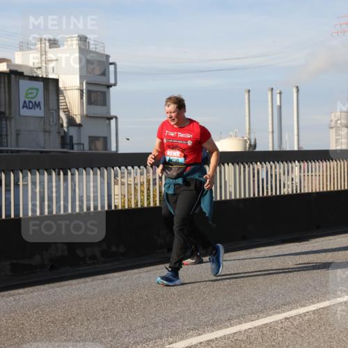 03.10.2025 - Köhlbrandbrückenlauf Lena Gebhardt http://msf.ph/oto/9095803 03.10.2025 10:09:53 Position 2  meine-sportfotos.de