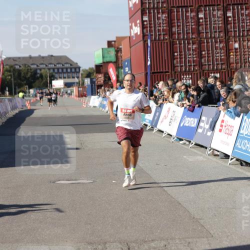 03.10.2025 - Köhlbrandbrückenlauf Jannik Wohlers http://msf.ph/oto/9095809 03.10.2025 12:55:12 Ziel 6130, 6410 meine-sportfotos.de