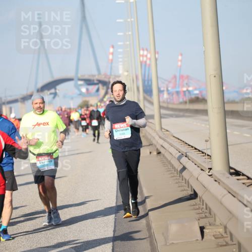 03.10.2025 - Köhlbrandbrückenlauf Jannik Wohlers http://msf.ph/oto/9095811 03.10.2025 10:04:35 Position 3 3669, 3029, 2740 meine-sportfotos.de
