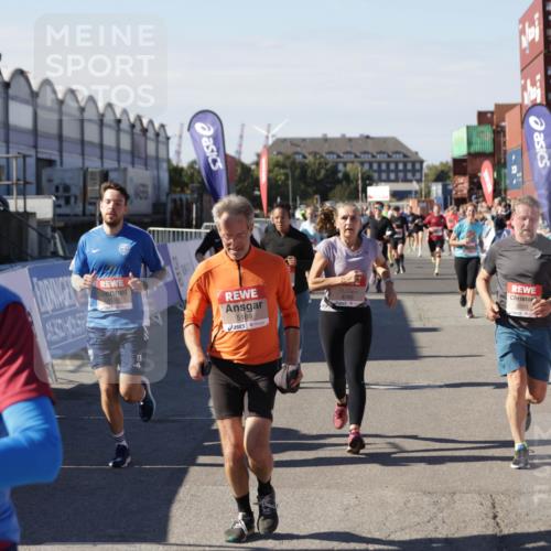 03.10.2025 - Köhlbrandbrückenlauf Jannik Wohlers http://msf.ph/oto/9095813 03.10.2025 13:20:57 Ziel 4709, 4915, 4916, 5006, 5084, 5130, 5156, 5169, 5377, 5480, 5501, 6296, 6645, 6646, 6648, 6650, 6703, 6780 meine-sportfotos.de