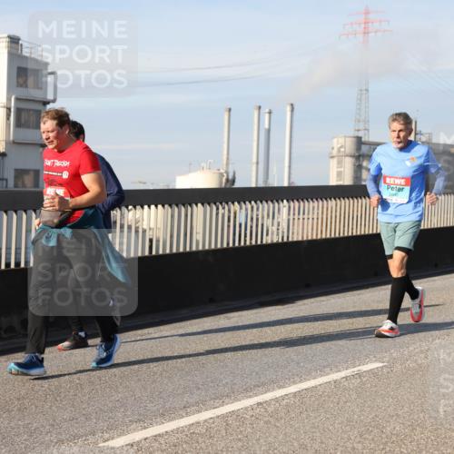 03.10.2025 - Köhlbrandbrückenlauf Lena Gebhardt http://msf.ph/oto/9095815 03.10.2025 10:09:53 Position 2  meine-sportfotos.de