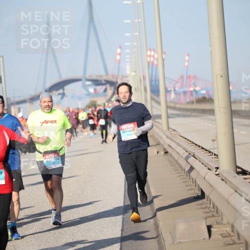 03.10.2025 - Köhlbrandbrückenlauf Jannik Wohlers http://msf.ph/oto/9095816 03.10.2025 10:04:35 Position 3 3029, 2740, 3669 meine-sportfotos.de