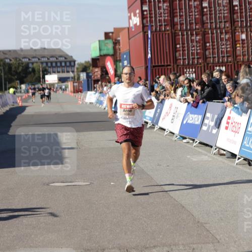 03.10.2025 - Köhlbrandbrückenlauf Jannik Wohlers http://msf.ph/oto/9095818 03.10.2025 12:55:12 Ziel 6130, 6410 meine-sportfotos.de
