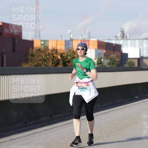 03.10.2025 - Köhlbrandbrückenlauf Jannik Wohlers http://msf.ph/oto/9095823 03.10.2025 10:16:59 Position 3 3258 meine-sportfotos.de