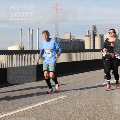 03.10.2025 - Köhlbrandbrückenlauf Lena Gebhardt http://msf.ph/oto/9095827 03.10.2025 10:09:53 Position 2  meine-sportfotos.de