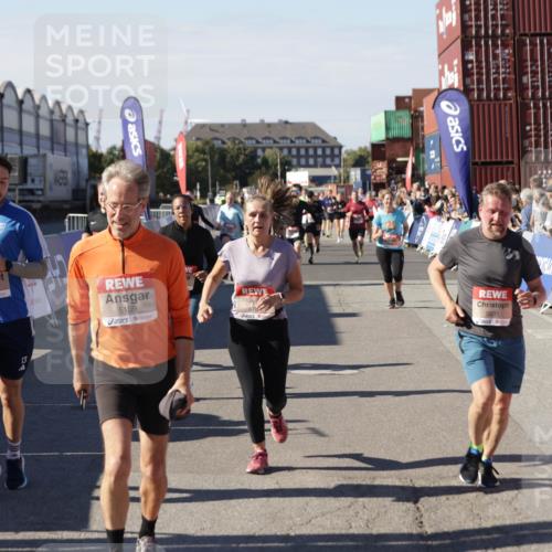03.10.2025 - Köhlbrandbrückenlauf Jannik Wohlers http://msf.ph/oto/9095843 03.10.2025 13:20:57 Ziel 4709, 4915, 4916, 5006, 5084, 5130, 5156, 5169, 5377, 5480, 5501, 6296, 6645, 6646, 6648, 6650, 6703, 6780 meine-sportfotos.de