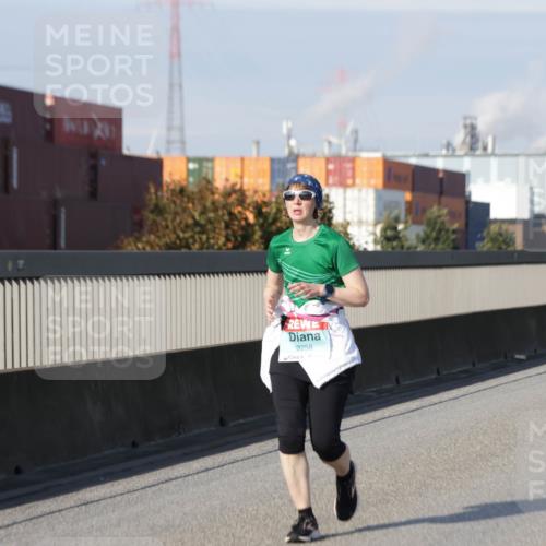03.10.2025 - Köhlbrandbrückenlauf Jannik Wohlers http://msf.ph/oto/9095844 03.10.2025 10:16:59 Position 3 3258 meine-sportfotos.de