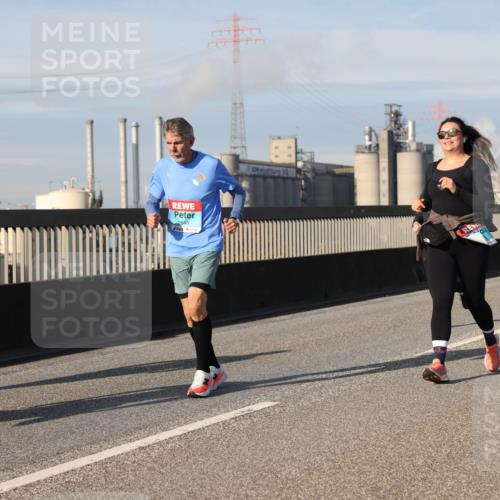 03.10.2025 - Köhlbrandbrückenlauf Lena Gebhardt http://msf.ph/oto/9095858 03.10.2025 10:09:54 Position 2  meine-sportfotos.de