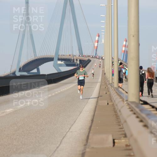 03.10.2025 - Köhlbrandbrückenlauf Lena Gebhardt http://msf.ph/oto/9095864 03.10.2025 09:32:53 Position 2  meine-sportfotos.de