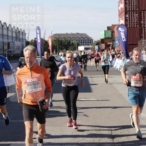 03.10.2025 - Köhlbrandbrückenlauf Jannik Wohlers http://msf.ph/oto/9095870 03.10.2025 13:20:57 Ziel 4709, 4915, 4916, 5006, 5084, 5130, 5156, 5169, 5377, 5480, 5501, 6296, 6645, 6646, 6648, 6650, 6703, 6780 meine-sportfotos.de