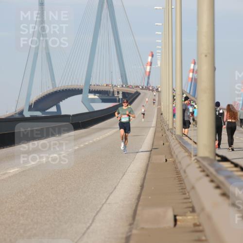 03.10.2025 - Köhlbrandbrückenlauf Lena Gebhardt http://msf.ph/oto/9095881 03.10.2025 09:32:53 Position 2  meine-sportfotos.de