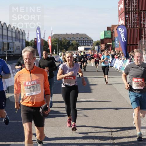 03.10.2025 - Köhlbrandbrückenlauf Jannik Wohlers http://msf.ph/oto/9095886 03.10.2025 13:20:57 Ziel 4709, 4915, 4916, 5006, 5084, 5130, 5156, 5169, 5377, 5480, 5501, 6296, 6645, 6646, 6648, 6650, 6703, 6780 meine-sportfotos.de