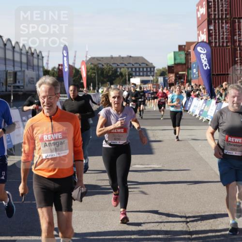 03.10.2025 - Köhlbrandbrückenlauf Jannik Wohlers http://msf.ph/oto/9095895 03.10.2025 13:20:57 Ziel 4709, 4915, 4916, 5006, 5084, 5130, 5156, 5169, 5377, 5480, 5501, 6296, 6645, 6646, 6648, 6650, 6703, 6780 meine-sportfotos.de