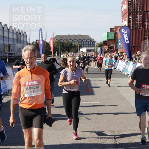 03.10.2025 - Köhlbrandbrückenlauf Jannik Wohlers http://msf.ph/oto/9095905 03.10.2025 13:20:57 Ziel 4709, 4915, 4916, 5006, 5084, 5130, 5156, 5169, 5377, 5480, 5501, 6296, 6645, 6646, 6648, 6650, 6703, 6780 meine-sportfotos.de