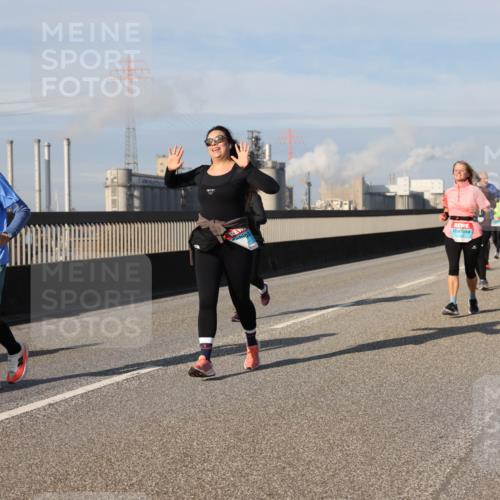 03.10.2025 - Köhlbrandbrückenlauf Lena Gebhardt http://msf.ph/oto/9095913 03.10.2025 10:09:54 Position 2 2646 meine-sportfotos.de