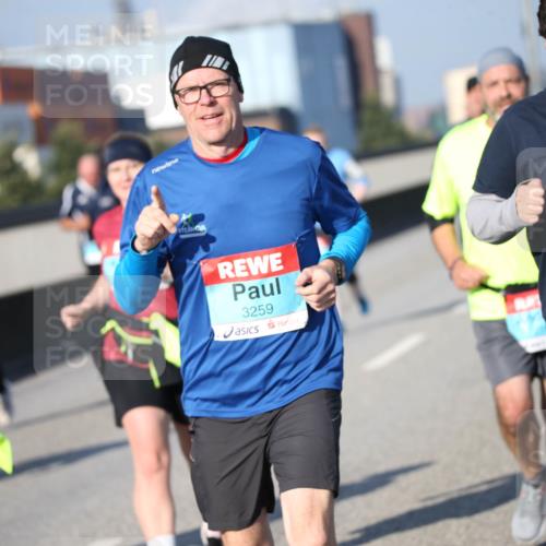 03.10.2025 - Köhlbrandbrückenlauf Jannik Wohlers http://msf.ph/oto/9095916 03.10.2025 10:04:39 Position 3 3259, 3669 meine-sportfotos.de