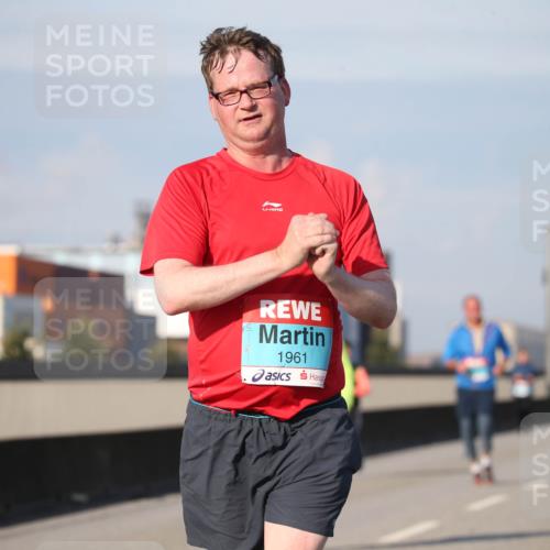 03.10.2025 - Köhlbrandbrückenlauf Jannik Wohlers http://msf.ph/oto/9095948 03.10.2025 10:14:05 Position 3 1961 meine-sportfotos.de